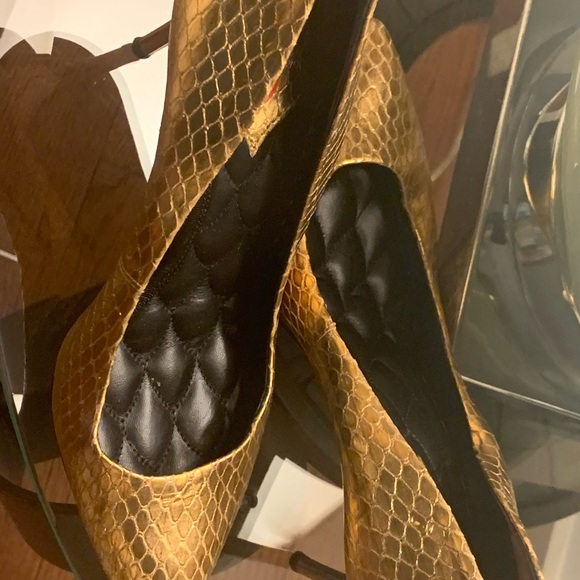 Gold Snake - Picture 3 of 12